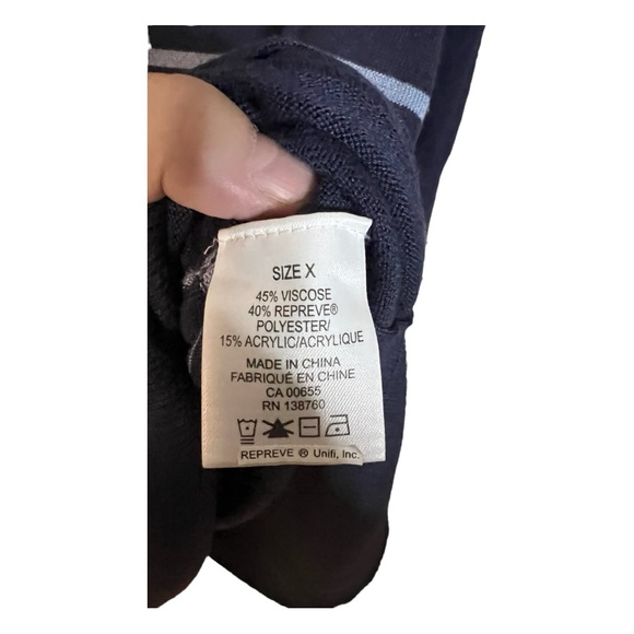 A Pennington’s striped blue sweater in size 0X - Picture 4 of 6